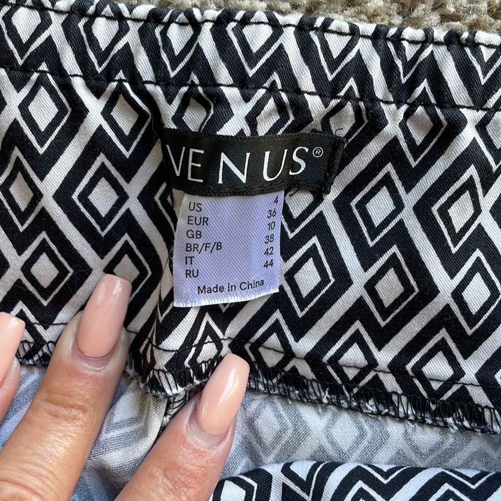 Venus capris - Picture 5 of 11